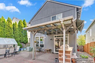 3963 NW 148th Pl in Portland, OR - Foto de edificio - Building Photo