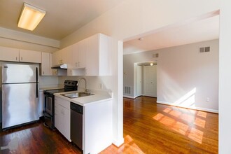 1615 Kenyon St NW in Washington, DC - Building Photo - Building Photo