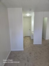 San Carlos Apartments LLC in San Carlos, CA - Building Photo - Building Photo
