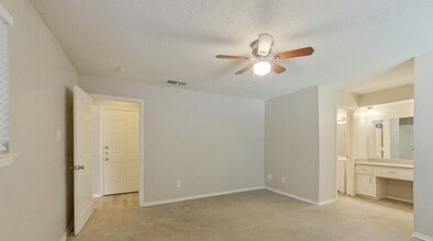 546 Sharp Dr in Desoto, TX - Building Photo - Building Photo