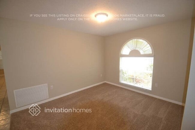 4495 Diamond Cir E in Sarasota, FL - Building Photo - Building Photo