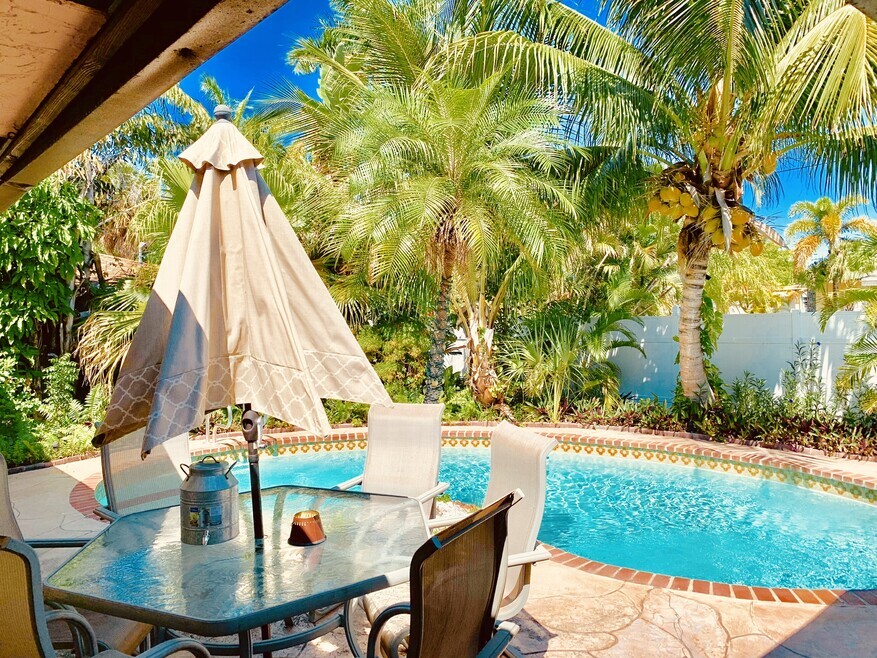 109 SW 8th St in Hallandale Beach, FL - Building Photo