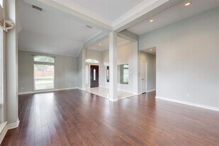 6736 Magnum Dr in Plano, TX - Building Photo