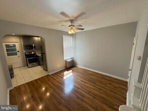 430 E Auburn St in Philadelphia, PA - Building Photo - Building Photo