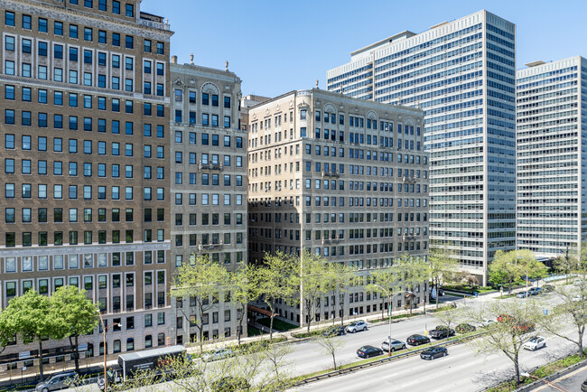 3520 N Lake Shore Dr in Chicago, IL - Foto de edificio - Building Photo