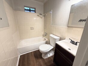 321 Huntington St in San Antonio, TX - Building Photo - Building Photo