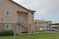 Lindsay Family Apartments in Lindsay, CA - Building Photo - Building Photo