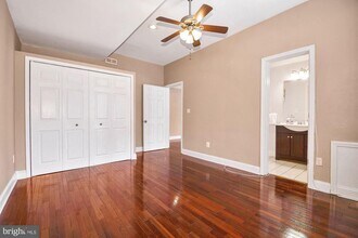 7347 Wisconsin Ave-Unit -201 in Bethesda, MD - Foto de edificio - Building Photo