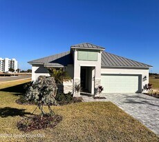607 Clearwater Ave in Satellite Beach, FL - Building Photo