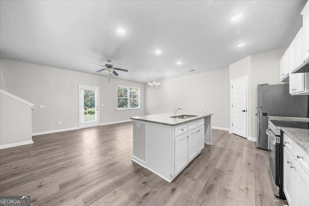 104 Peterson St in Calhoun, GA - Building Photo