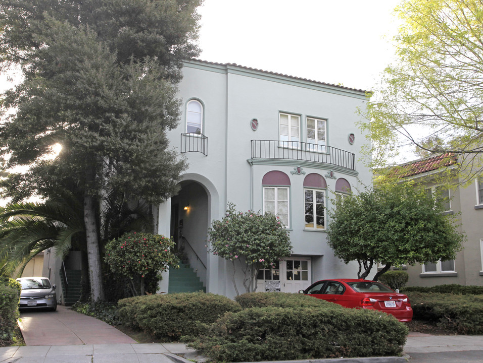 734-736 Wesley Way in Oakland, CA - Foto de edificio