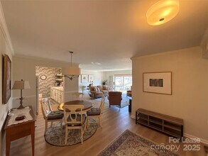 1323 Queens Rd in Charlotte, NC - Building Photo - Building Photo