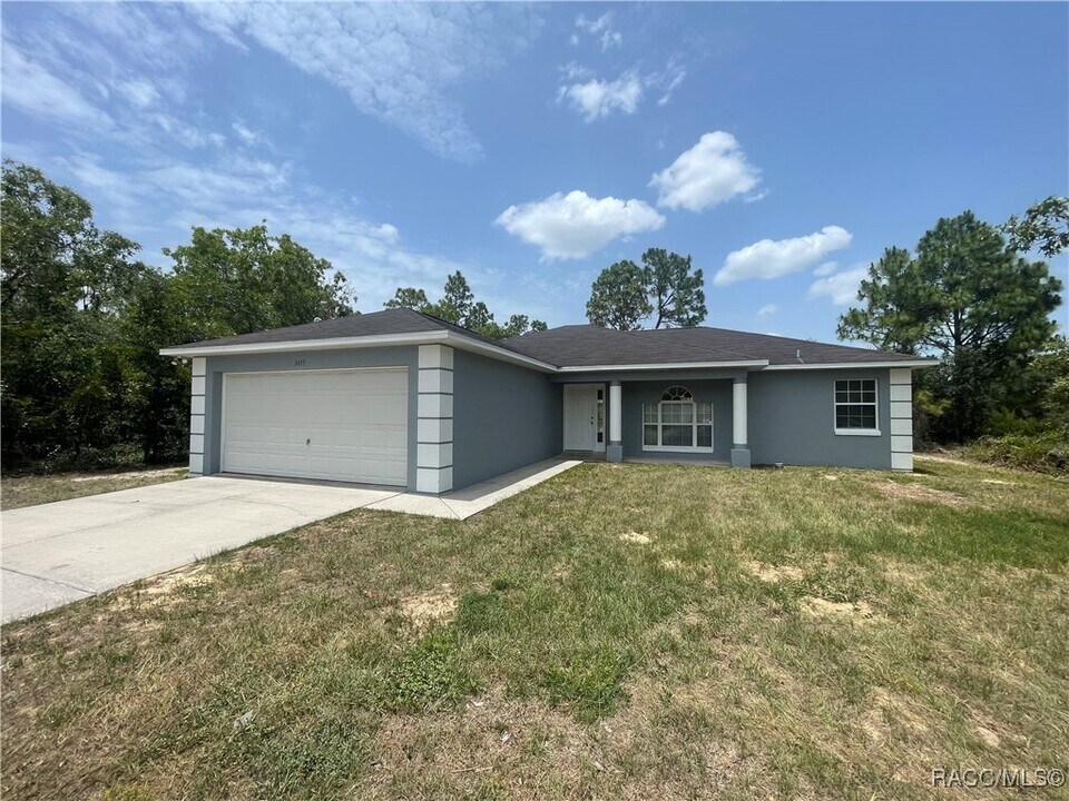 3417 W Eunice St in Citrus Springs, FL - Foto de edificio
