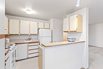 Heron View Apartment Homes in Kenmore, WA - Building Photo - Interior Photo