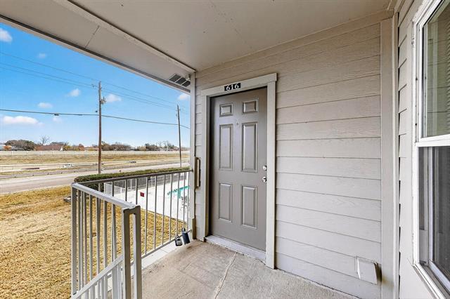 2200 E Trinity Mls Rd in Carrollton, TX - Building Photo - Building Photo