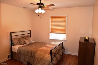 4-50 Summit Ave in Fair Lawn, NJ - Building Photo - Building Photo