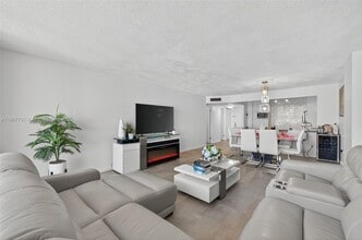 2851 NE 183rd St in Aventura, FL - Building Photo - Building Photo