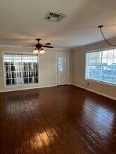 3527 Helena Ave in Nederland, TX - Foto de edificio - Building Photo