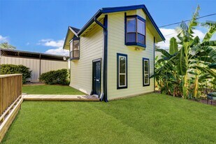 1516 Bonnie Brae St in Houston, TX - Building Photo