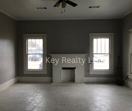2402 Lee St in Alexandria, LA - Building Photo - Building Photo