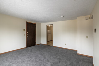 Fountaine Apartments in Canton, OH - Building Photo - Interior Photo