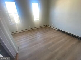 113 E Lackawanna Ave in Olyphant, PA - Building Photo