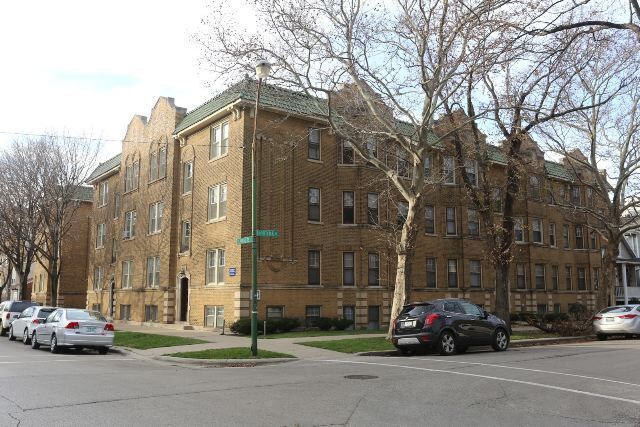 property at 2115 W Ainslie