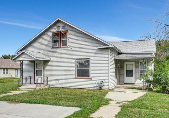 property at 5628 Logan Ave