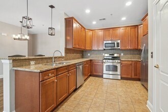 1309 Meadow Brook Ct in Hanover, NJ - Building Photo - Building Photo