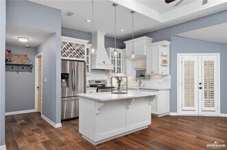 13 Kingsborough Ave in McAllen, TX - Building Photo - Building Photo