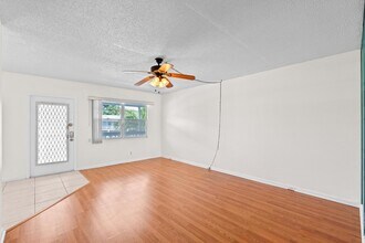 54 Newport Ct in Deerfield Beach, FL - Building Photo - Building Photo