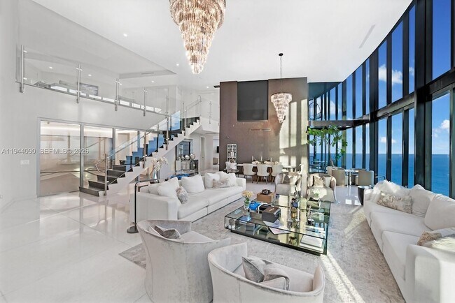 18555 Collins Ave, Unit 5201 in Sunny Isles Beach, FL - Foto de edificio - Building Photo