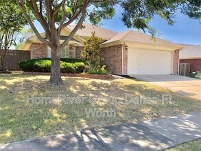 6108 Twin Maple Dr in Arlington, TX - Building Photo - Building Photo