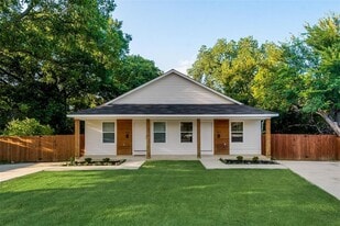3827 Dismount St, Unit 3827 in Dallas, TX - Building Photo