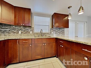 4413 Shadberry Dr in Tampa, FL - Building Photo - Building Photo