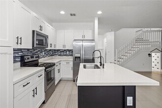 4859 NW 55th Pl in Tamarac, FL - Building Photo - Building Photo