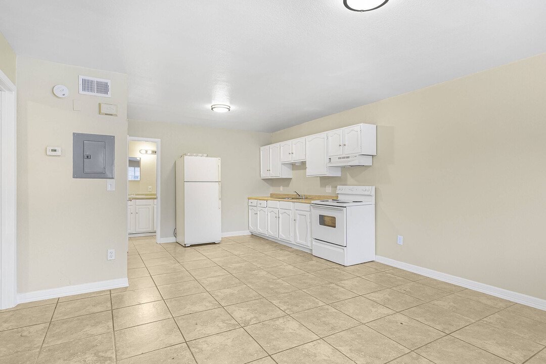 230 E Virginia St, Unit 1 in Beaumont, TX - Foto de edificio