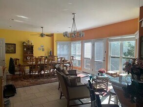 811 Wheaton Way in Creve Coeur, MO - Building Photo - Building Photo