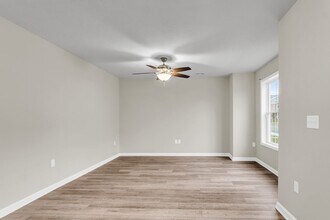 648 N College St in Carlisle, PA - Building Photo - Building Photo