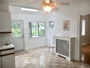 359 West Ave in Darien, CT - Building Photo - Building Photo