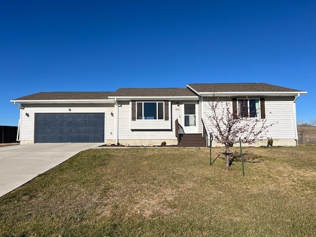 482 Bluebird Dr in Box Elder, SD - Building Photo