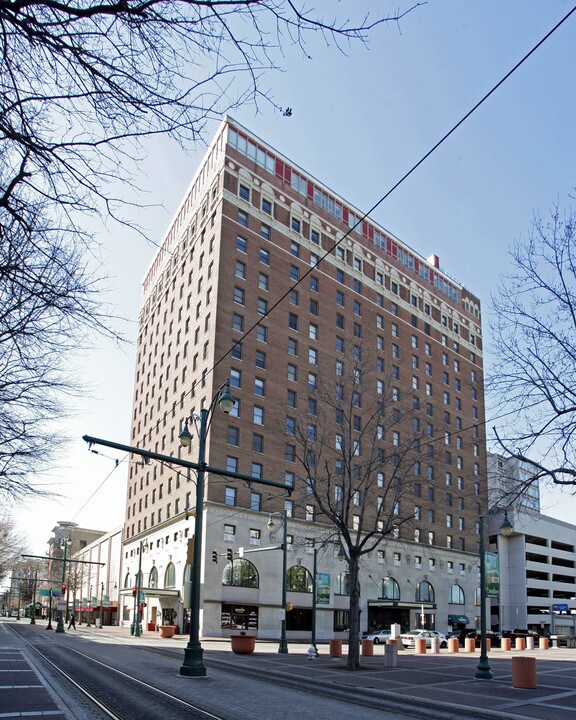 Claridge House Condominiums in Memphis, TN - Foto de edificio