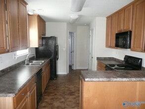 242 Shadow Ct SW in Huntsville, AL - Building Photo - Building Photo