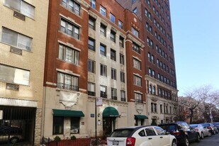 430 W Roscoe St in Chicago, IL - Building Photo