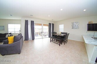 4138 E Erie St in Gilbert, AZ - Foto de edificio - Building Photo