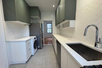 31 E 127th St, Unit 2-B in New York, NY - Building Photo - Building Photo