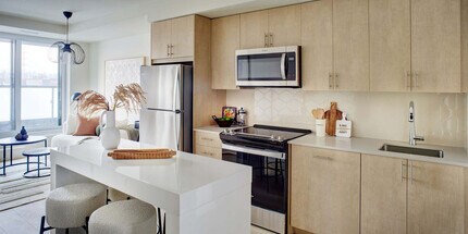 2545 Simcoe St N in Oshawa, ON - Building Photo - Building Photo