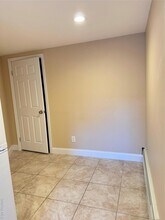 1019 E 230th St, Unit gd floor in Bronx, NY - Foto de edificio - Building Photo