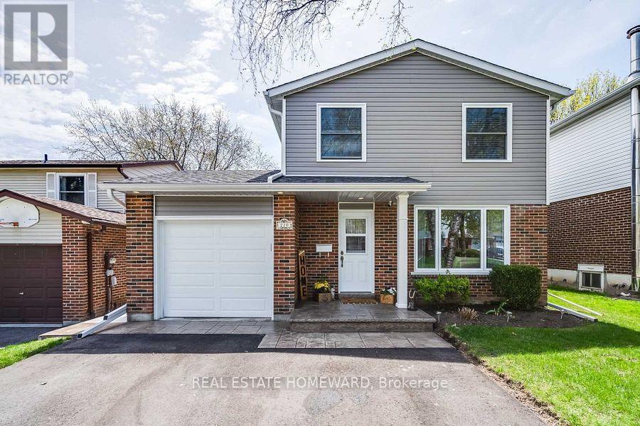 220 William Roe Blvd in Newmarket, ON - Building Photo