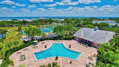 4805 Cobia Dr SE in St. Petersburg, FL - Building Photo - Building Photo